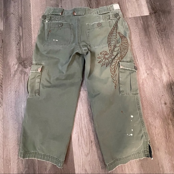 OOAK Army Green Capris With Polynesian Motif Embroidery & Paint Splatters - Picture 4 of 16